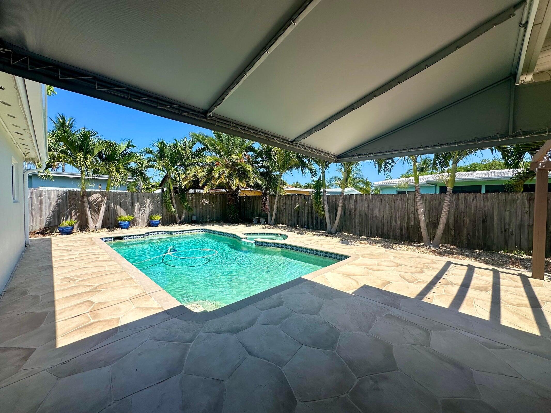 284 SW 11th Street