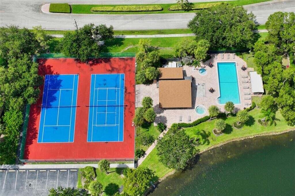 7670 NW 79th Avenue O3