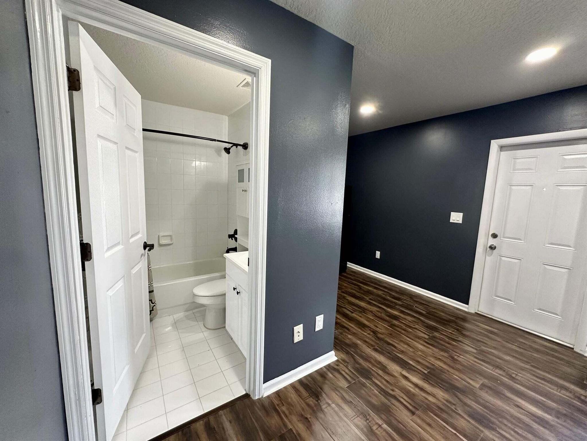 1874 Newhaven Avenue