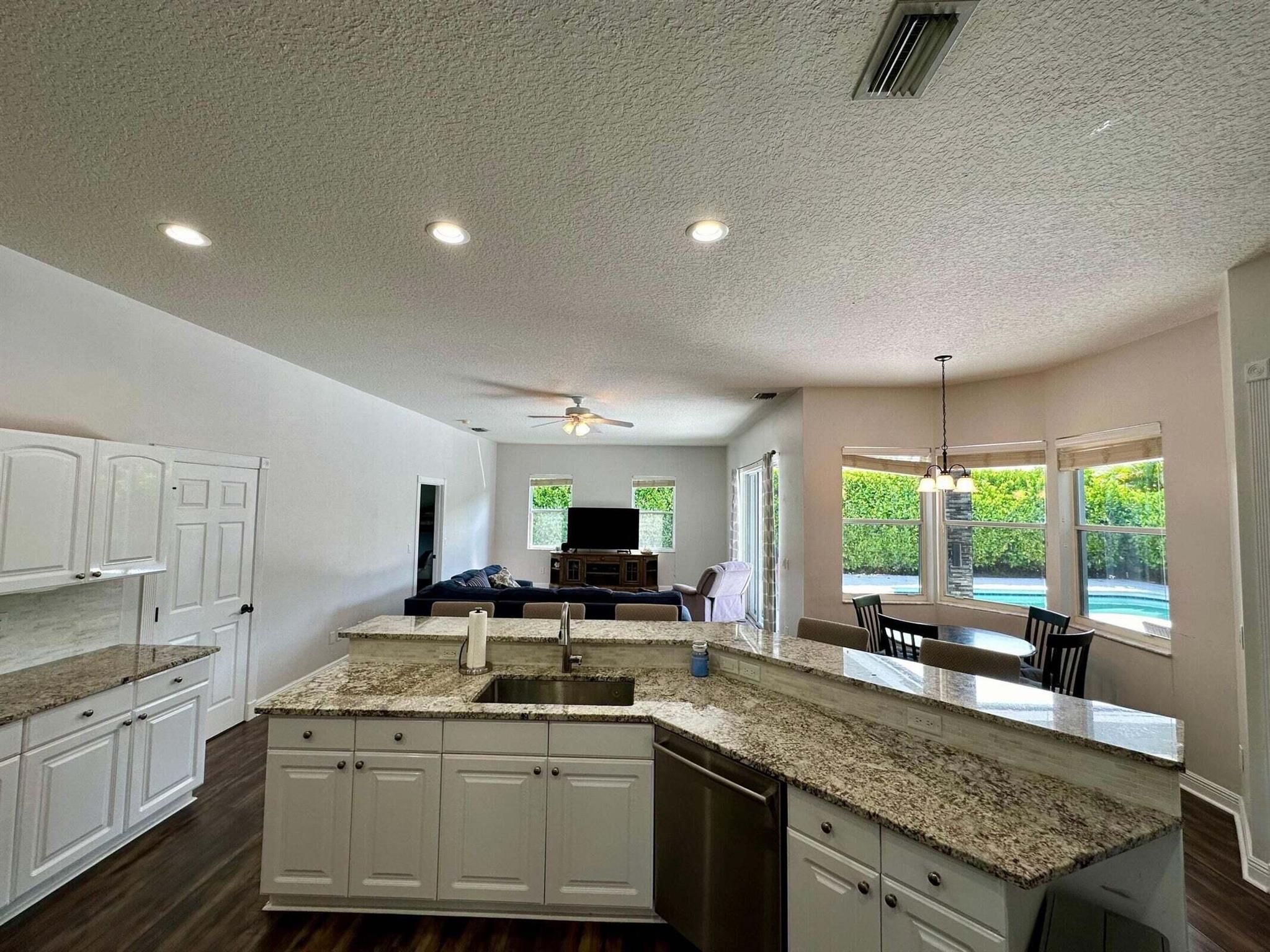 1874 Newhaven Avenue