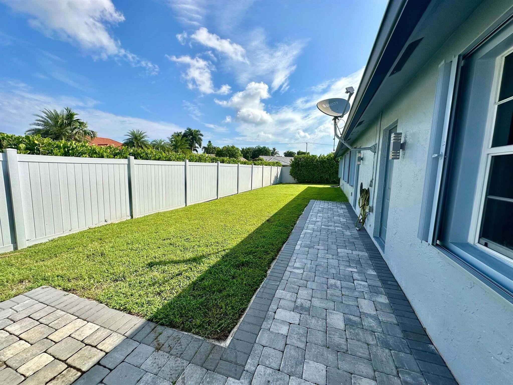 1874 Newhaven Avenue