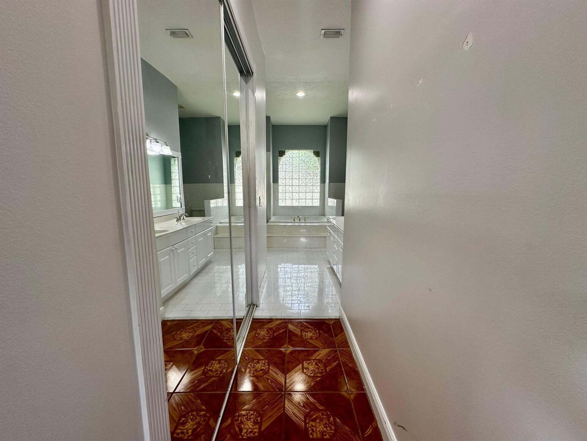 1874 Newhaven Avenue