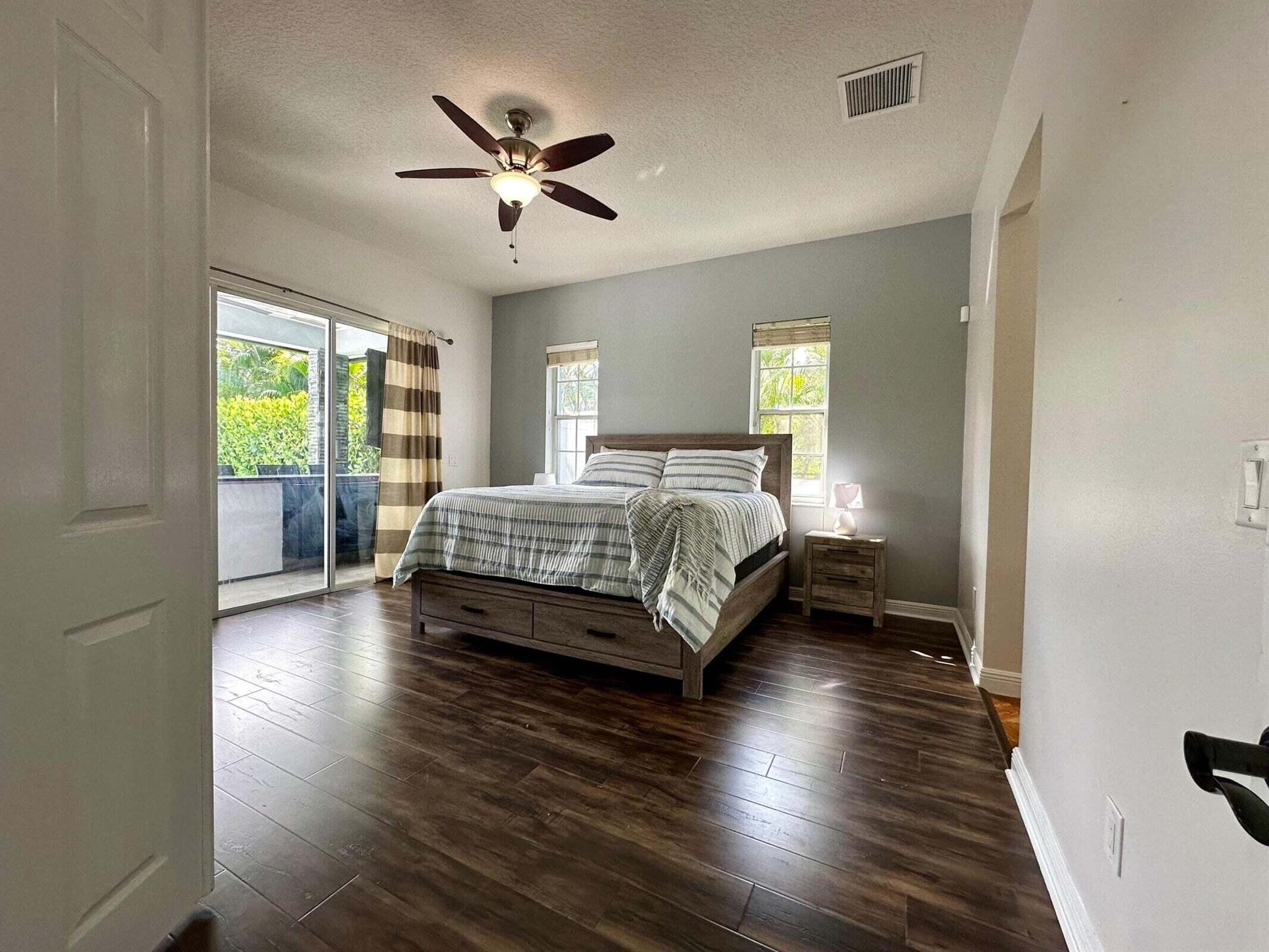 1874 Newhaven Avenue