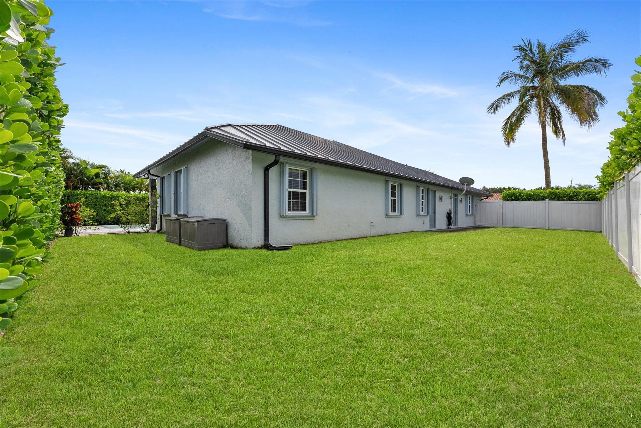 1874 Newhaven Avenue