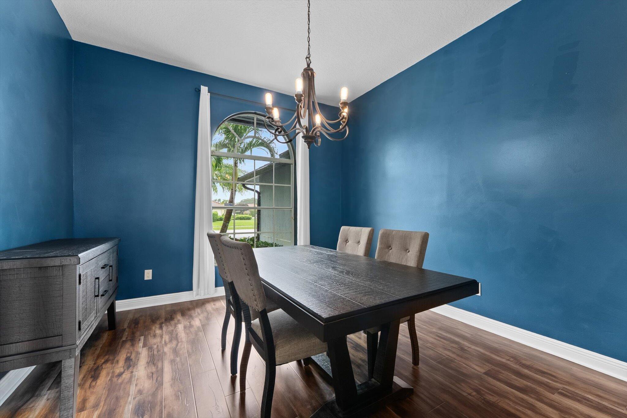 1874 Newhaven Avenue