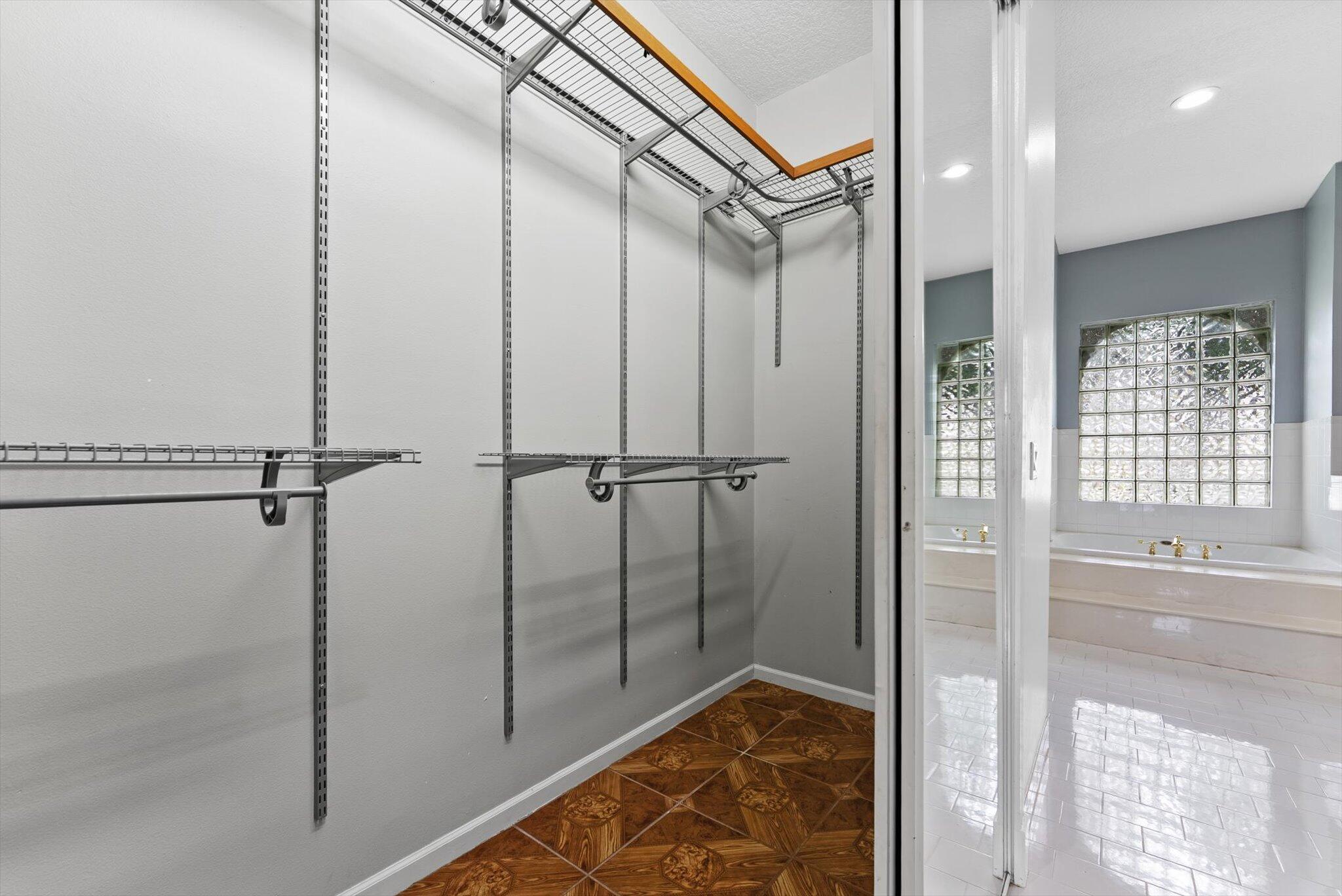 1874 Newhaven Avenue