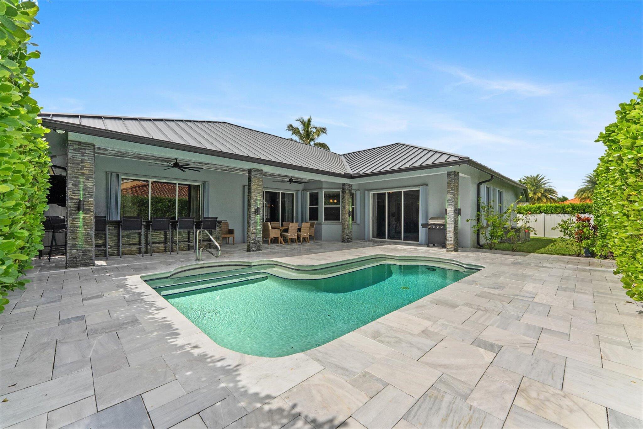 1874 Newhaven Avenue