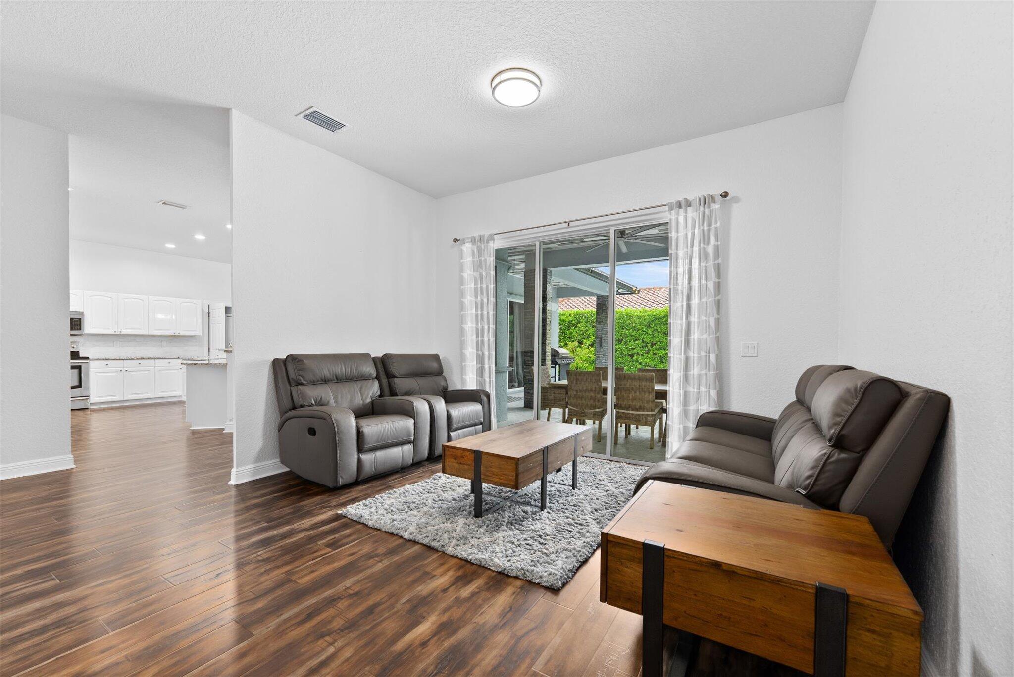 1874 Newhaven Avenue