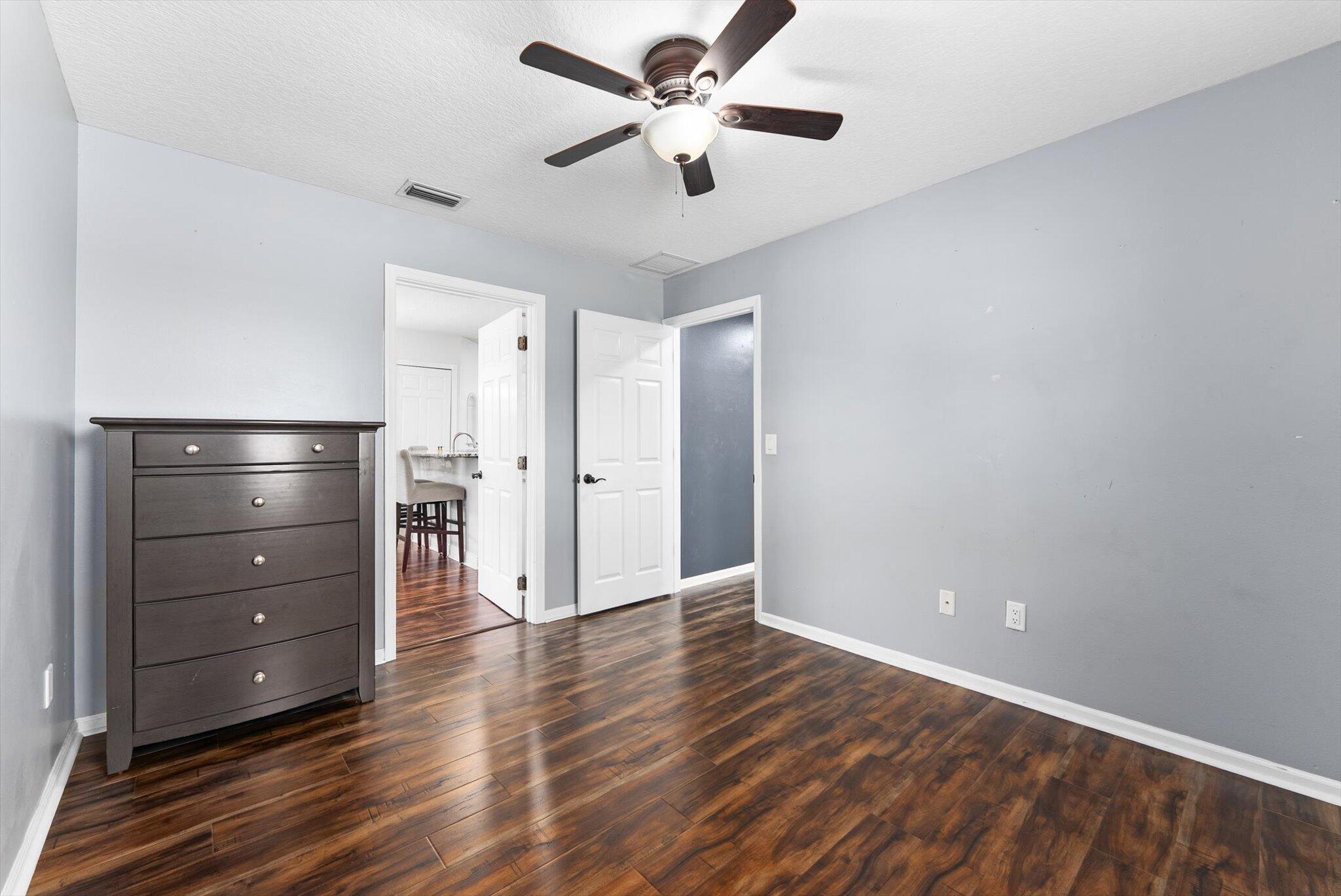 1874 Newhaven Avenue