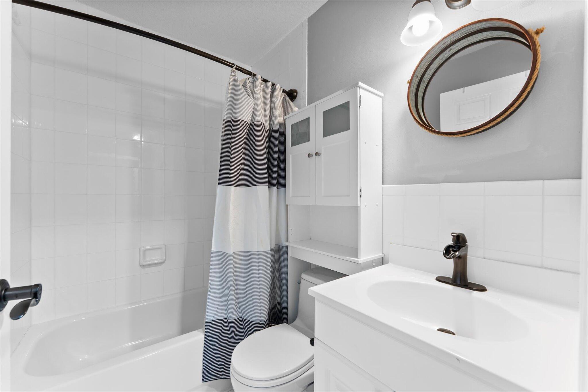 1874 Newhaven Avenue