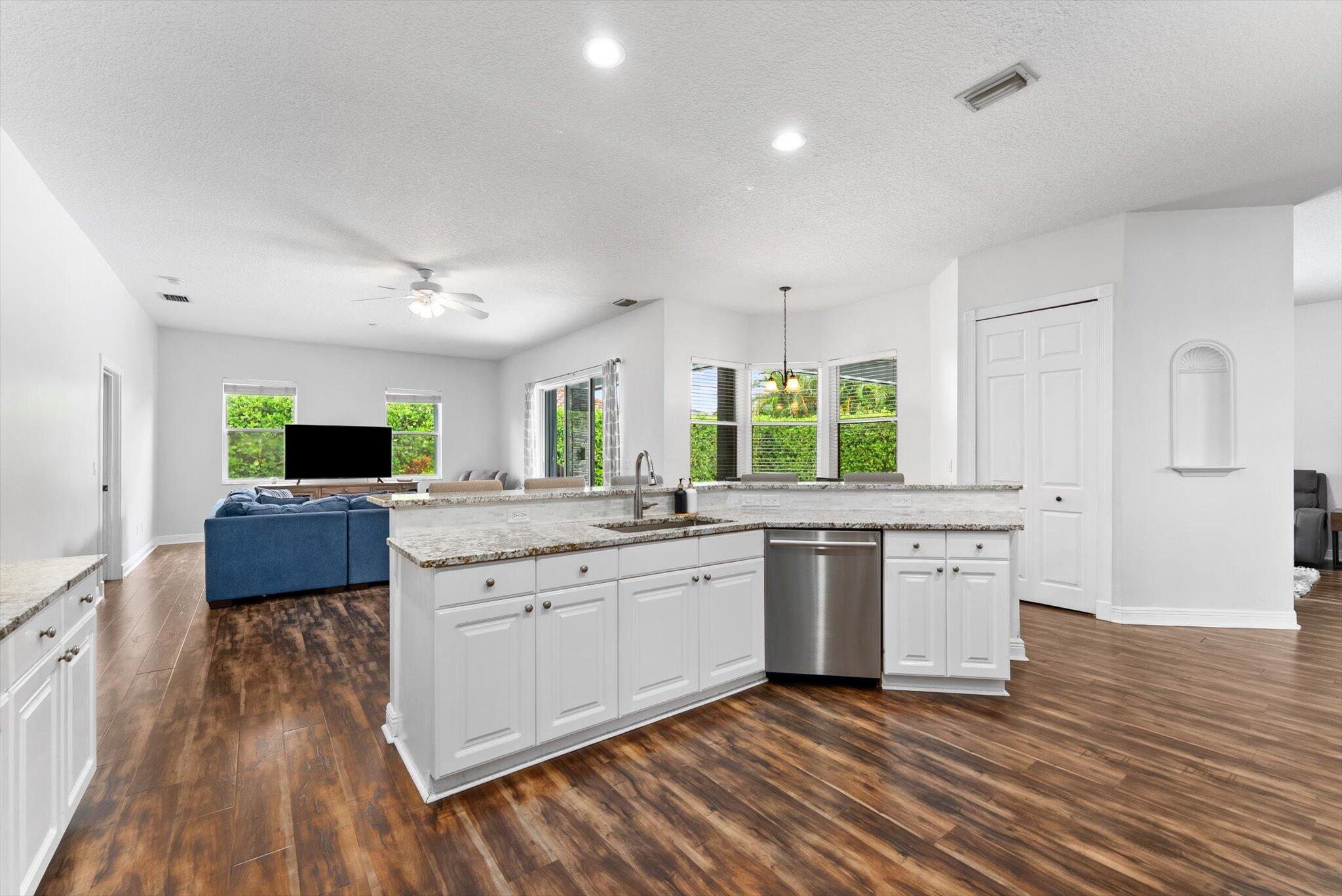 1874 Newhaven Avenue