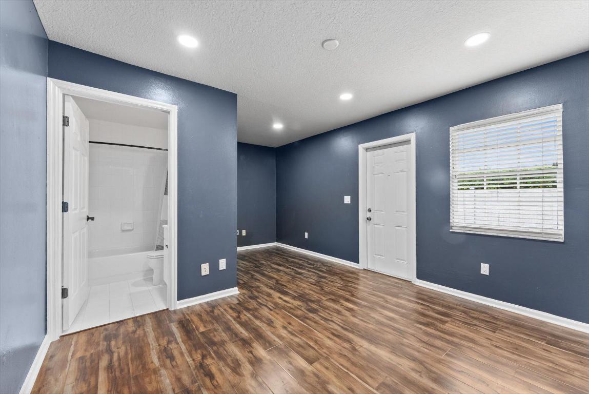 1874 Newhaven Avenue