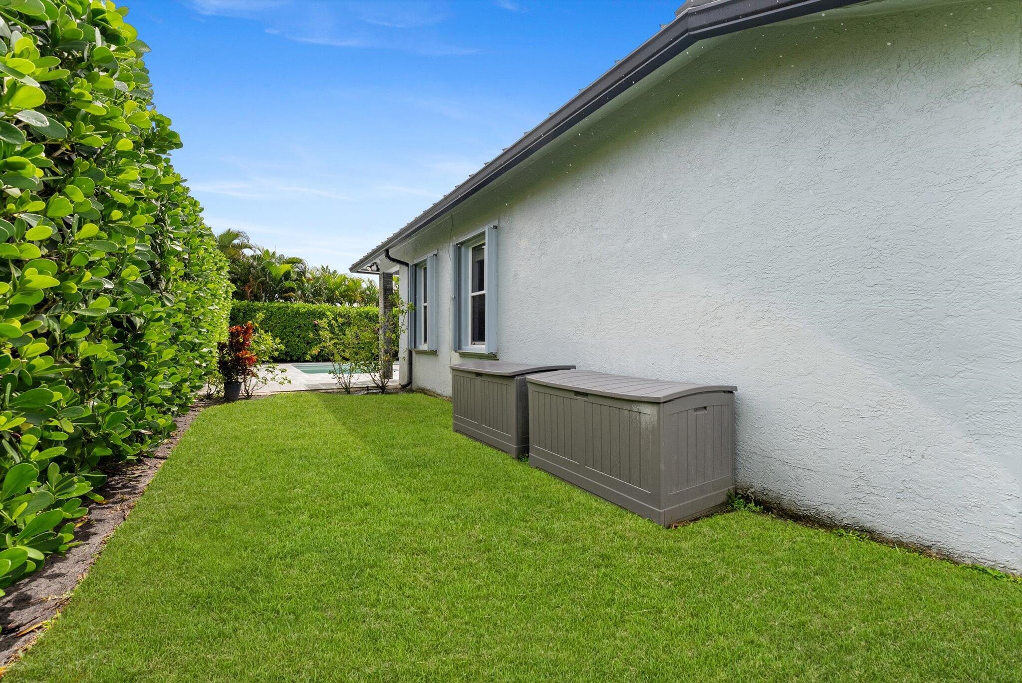 1874 Newhaven Avenue