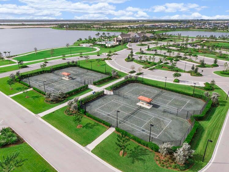 1346 Harvester Crossing