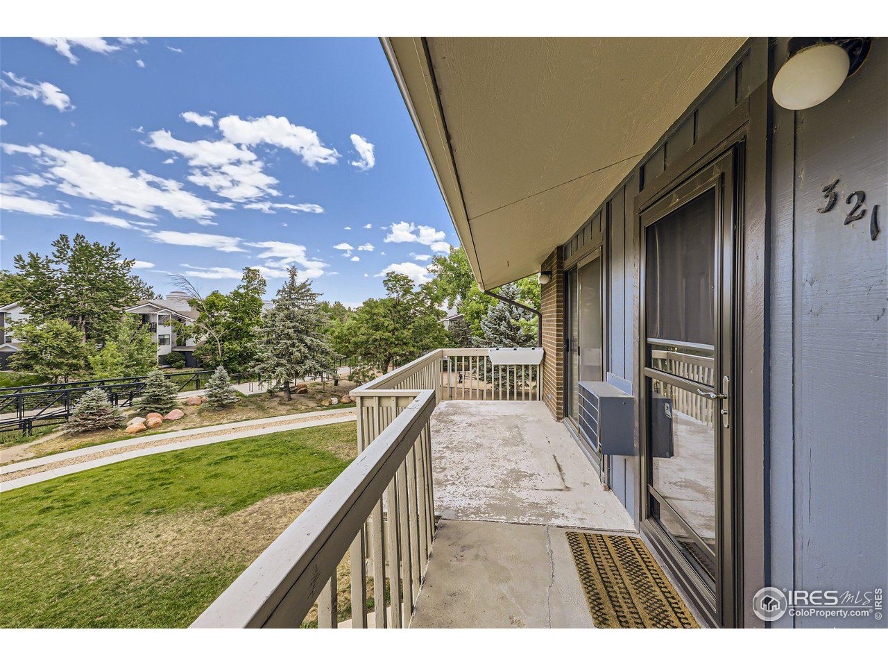 2800 Kalmia Ave A321