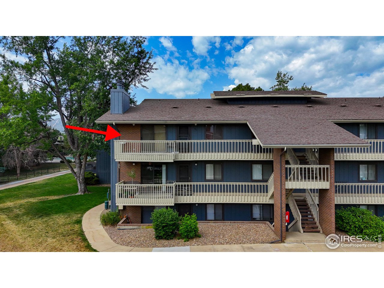2800 Kalmia Ave A321