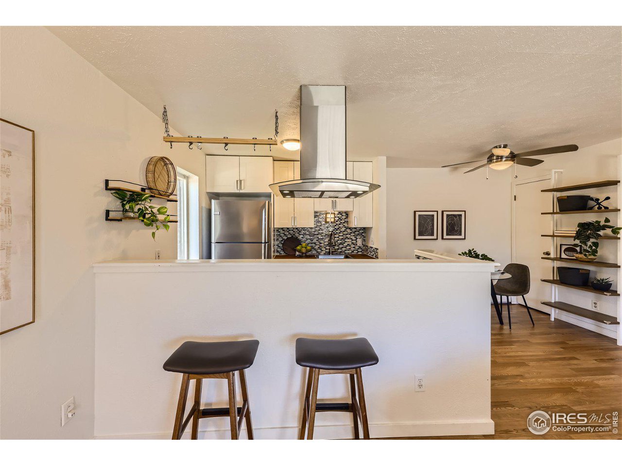 2800 Kalmia Ave A321