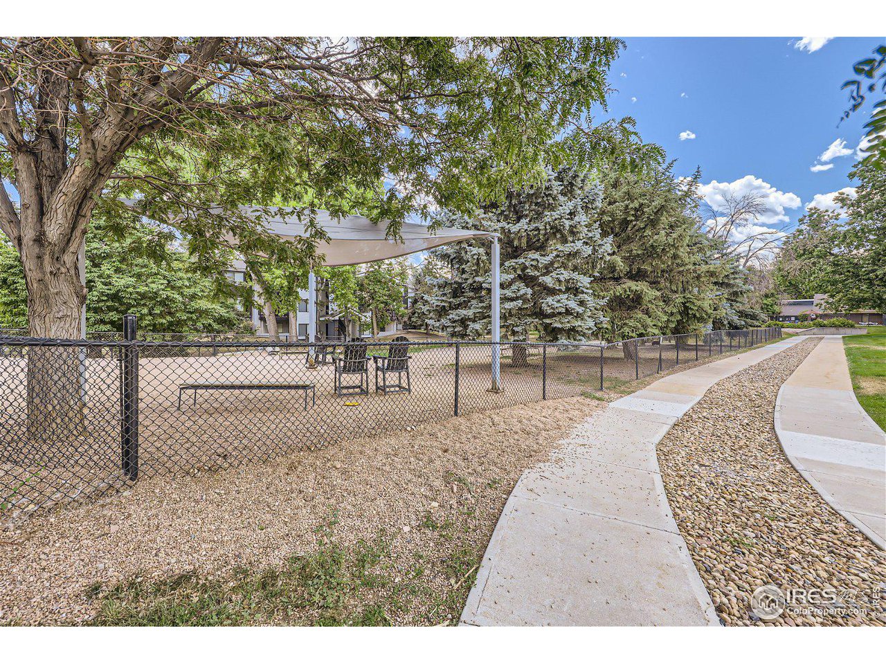 2800 Kalmia Ave A321