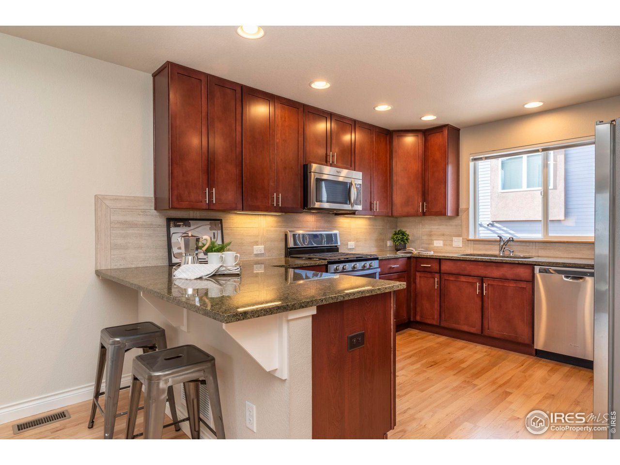 2164 E Hecla Dr B