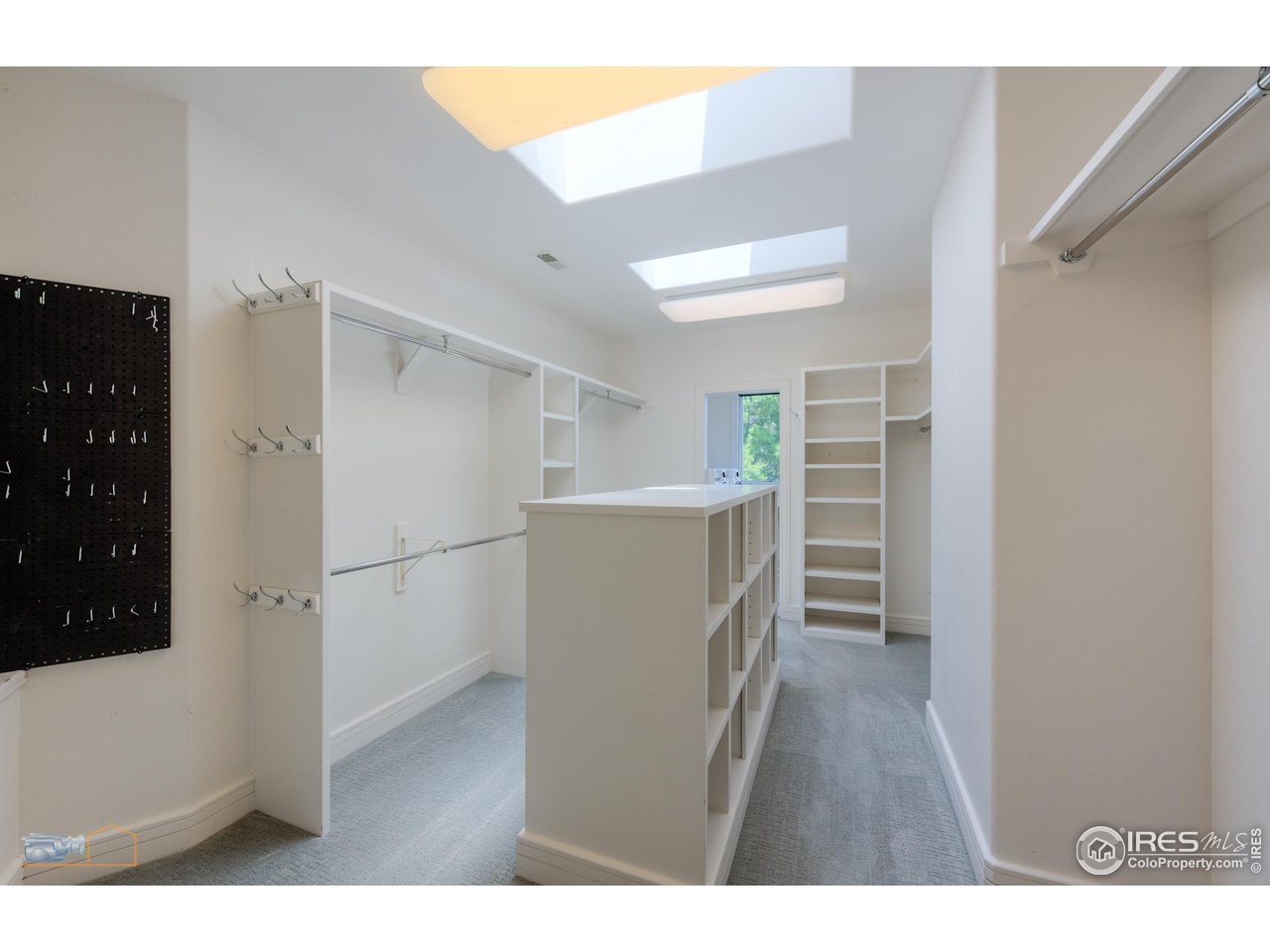 3747 Mountain Laurel Pl