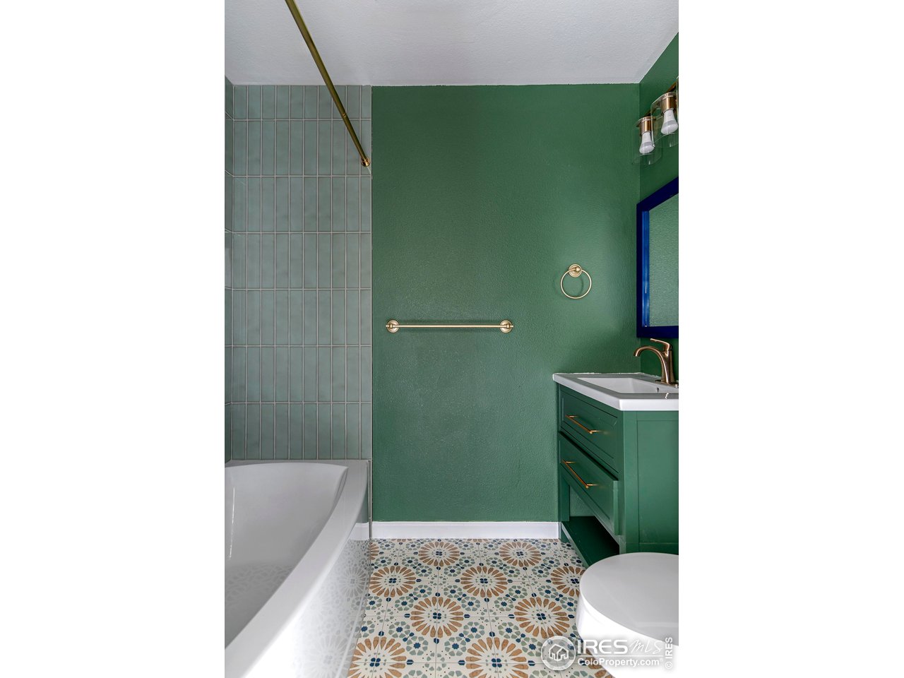 3000 Colorado Ave B-206