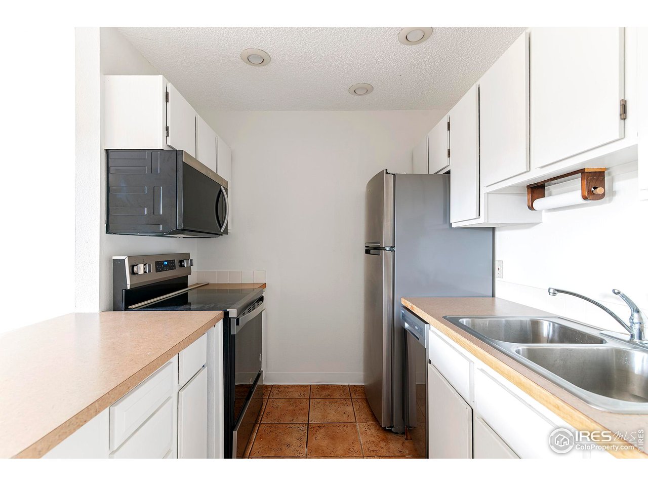 3000 Colorado Ave B-206