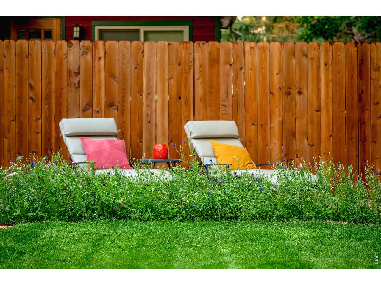 2938 Loma Pl