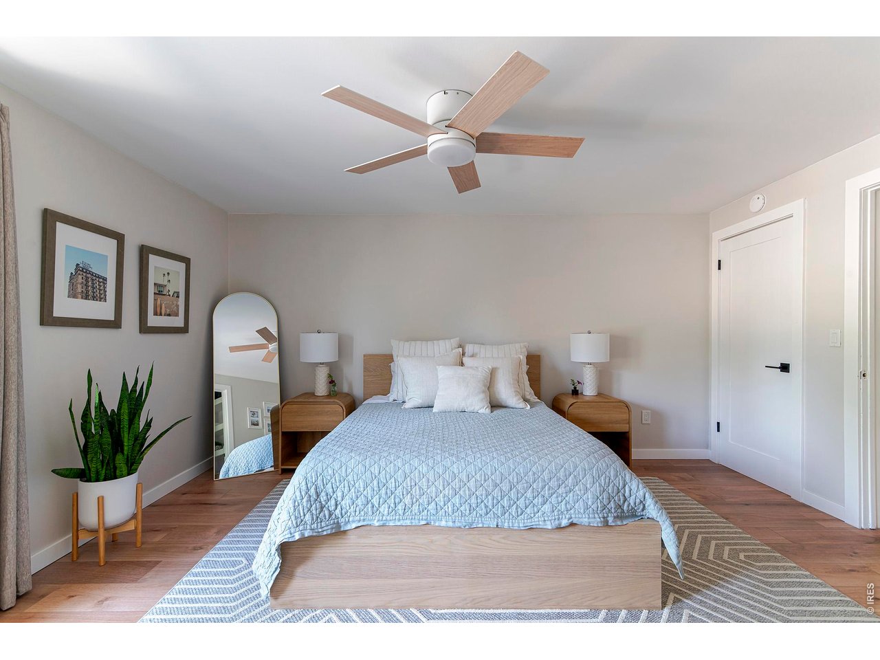 2938 Loma Pl