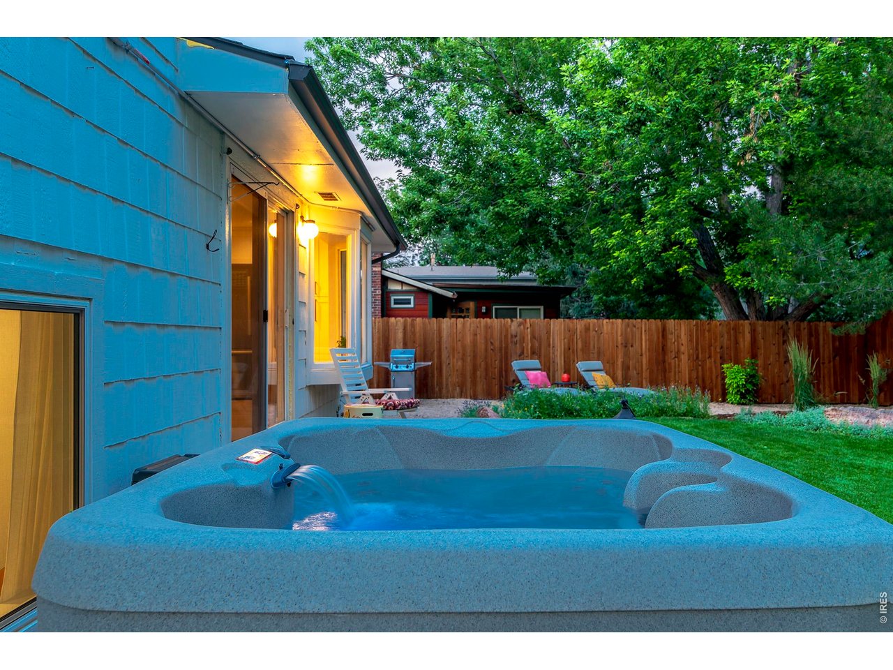 2938 Loma Pl