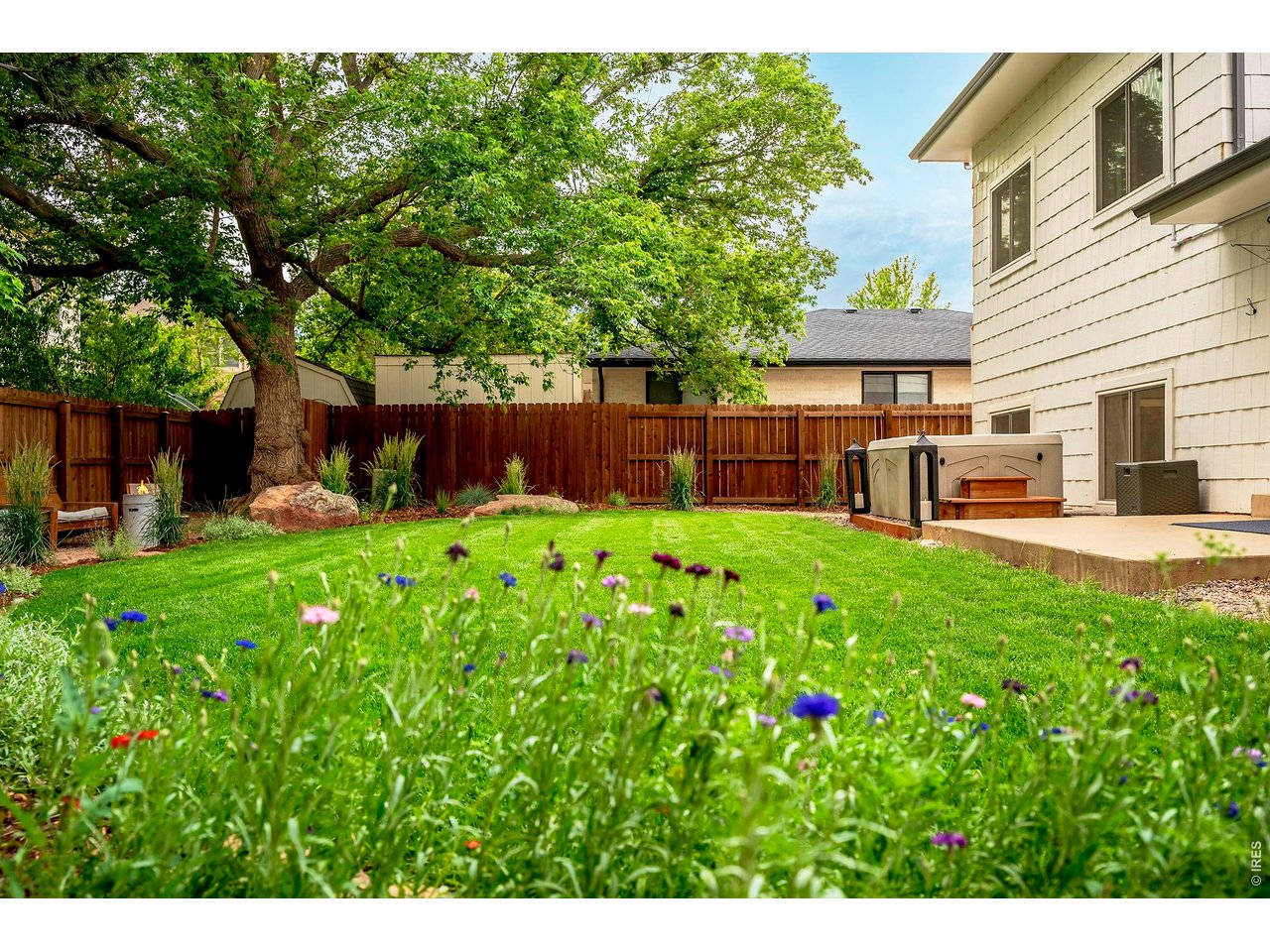 2938 Loma Pl