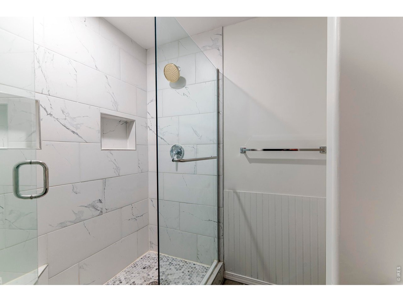 2938 Loma Pl