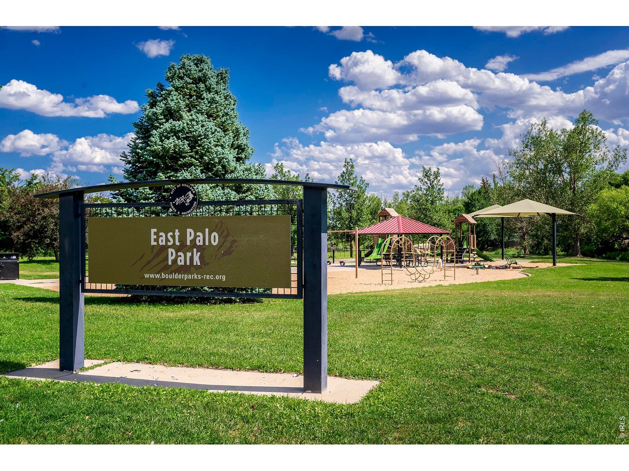 2938 Loma Pl
