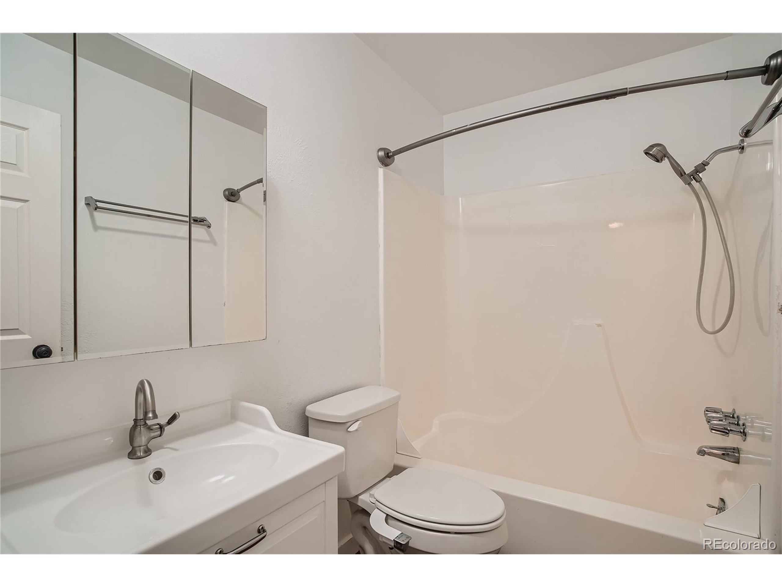 9380 W 49 Ave 105