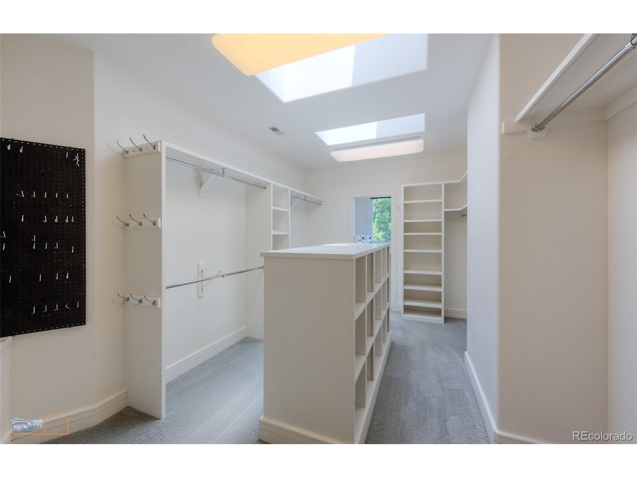 3747 Mountain Laurel Pl