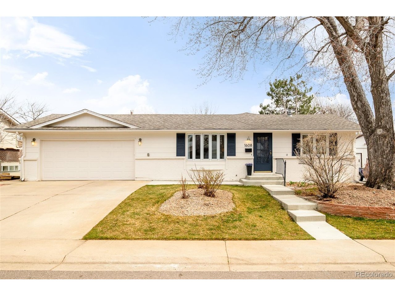 1608 Longs Peak Dr
