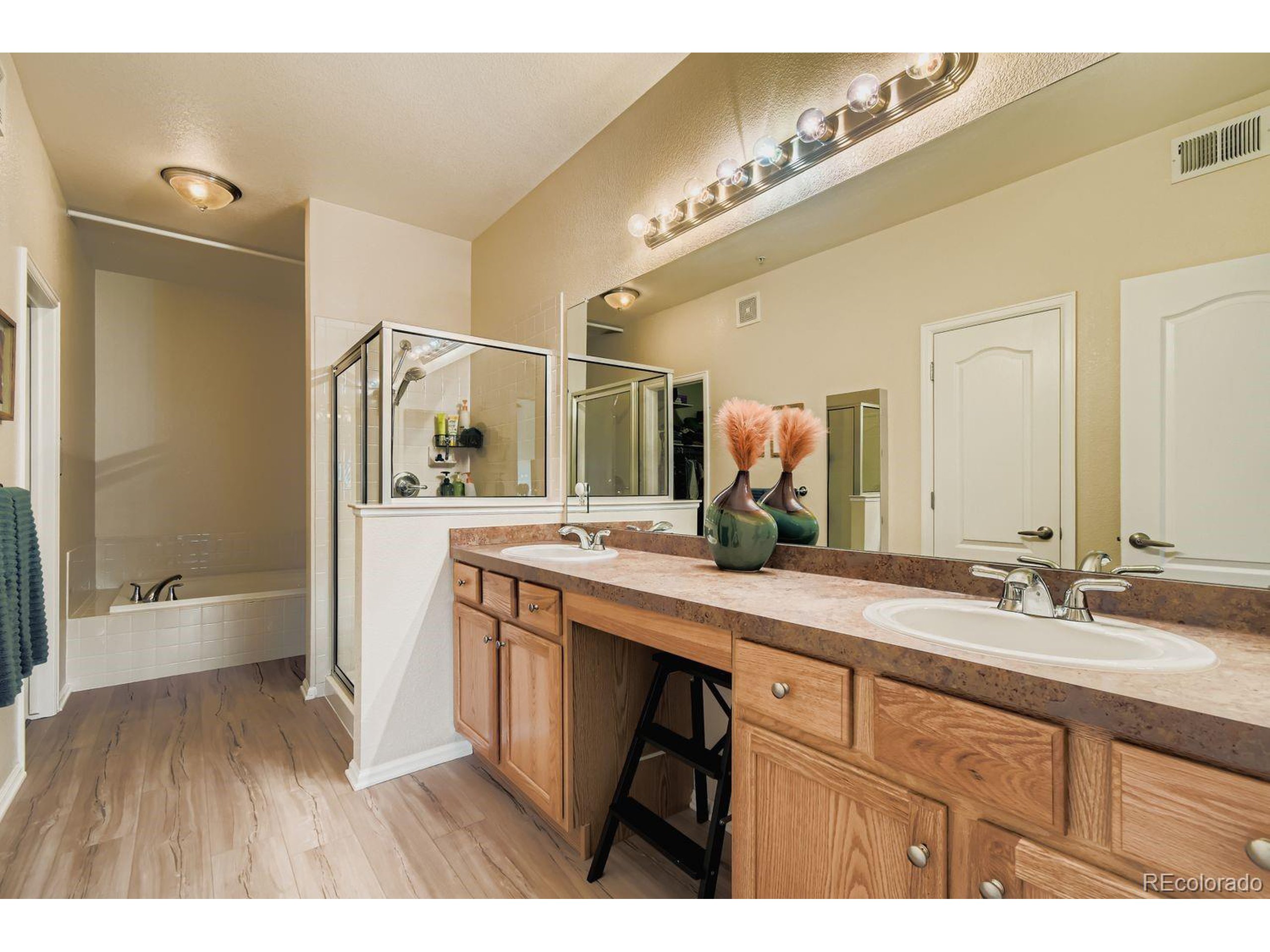 2321 Calais Dr 15G
