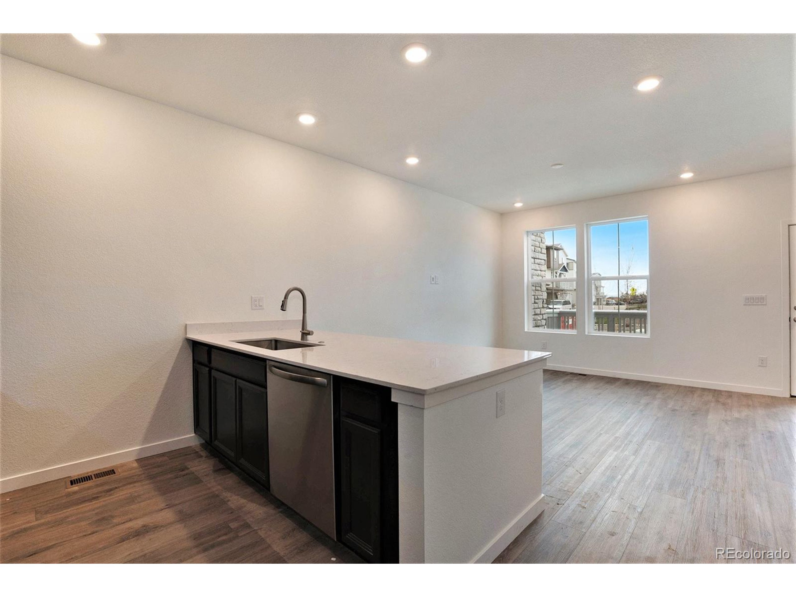 1420 Sun Way