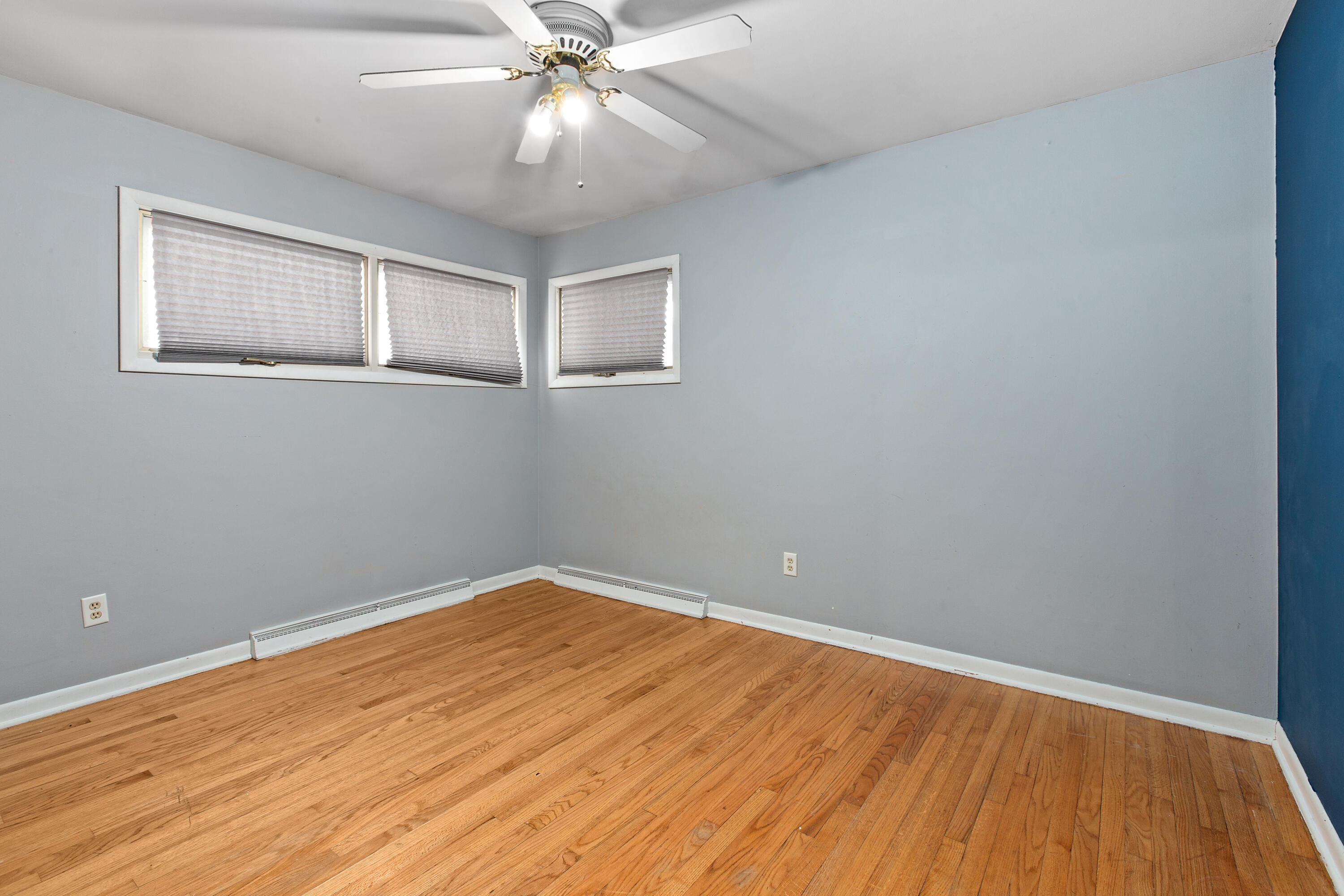 325 California Place