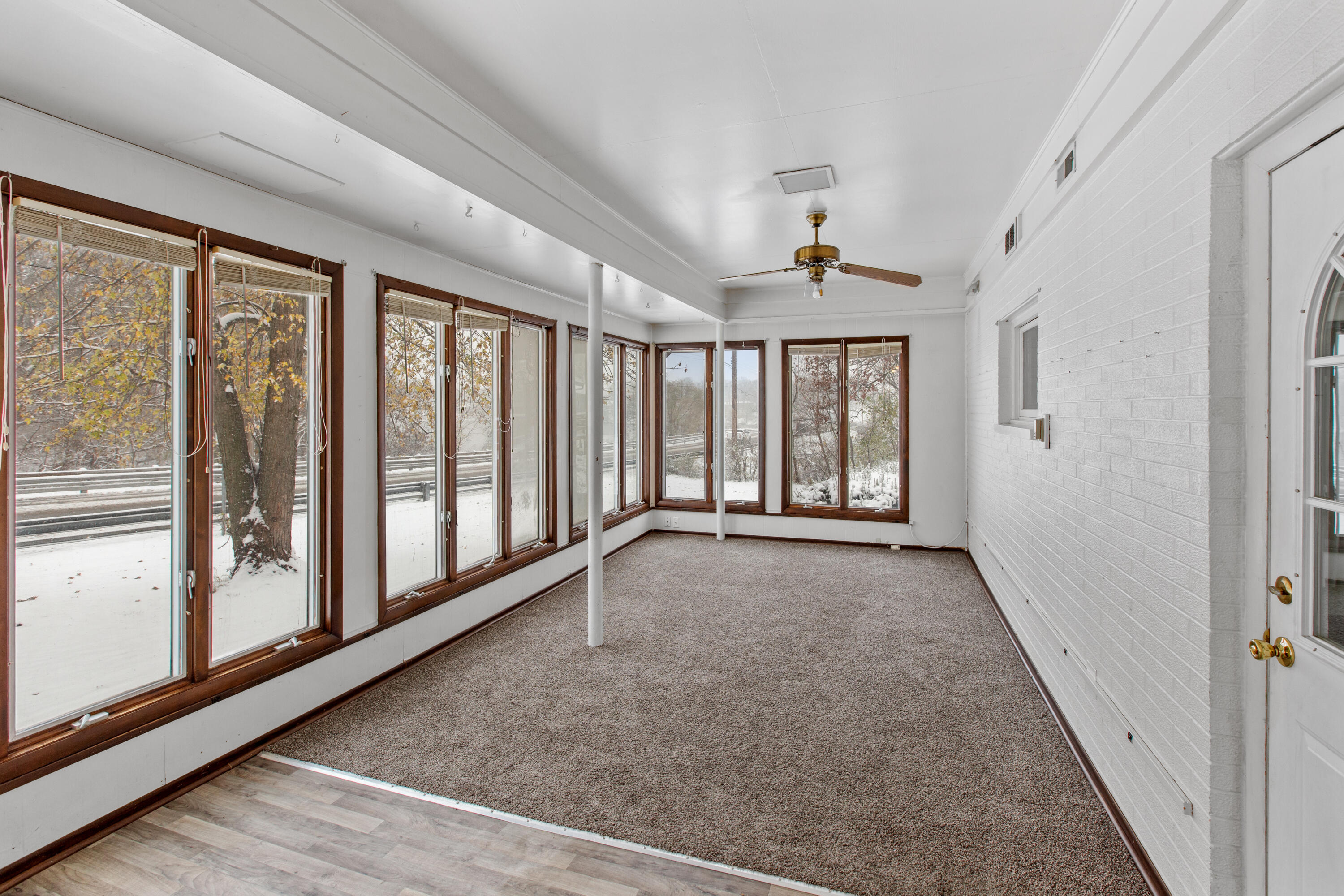 325 California Place