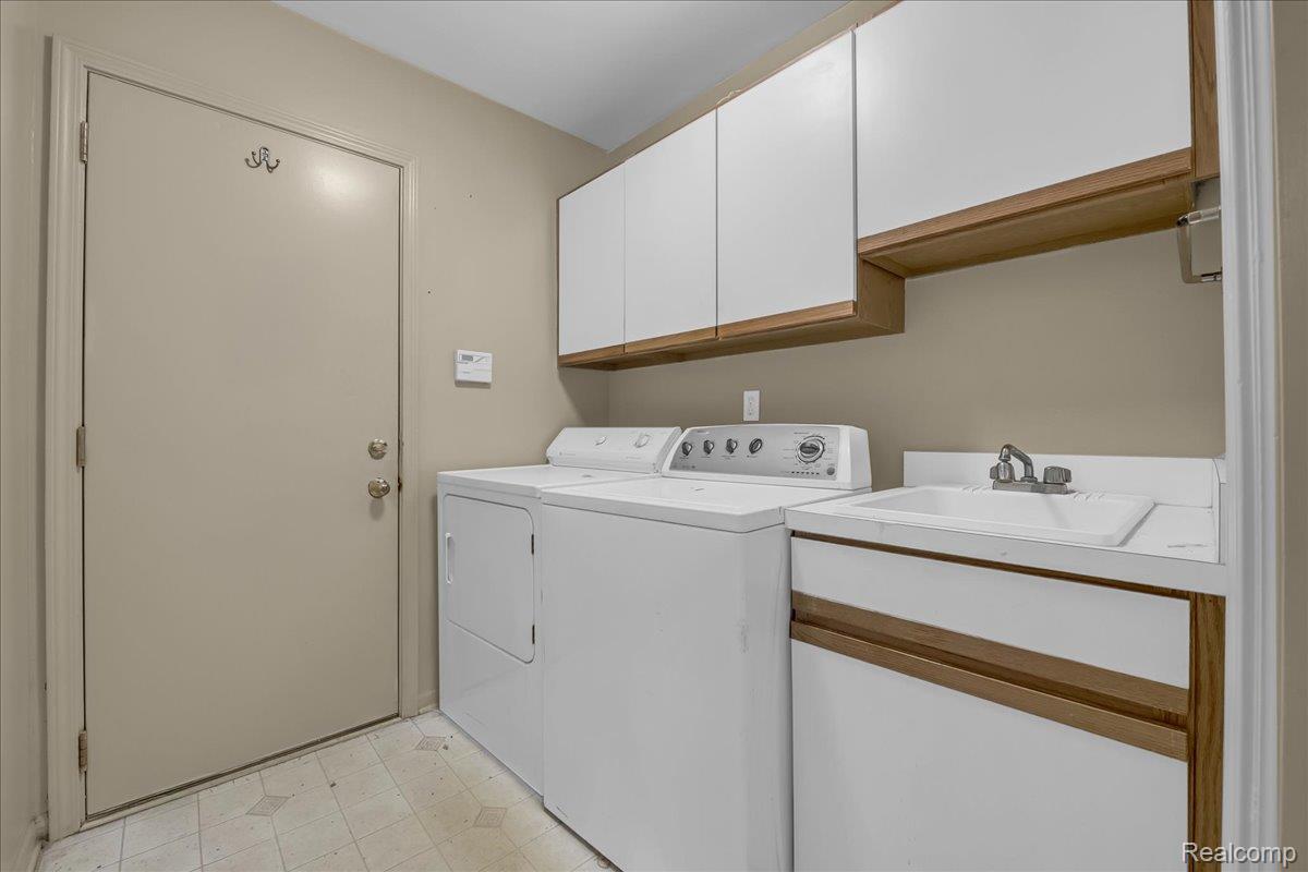 824 N Beech Daly Road