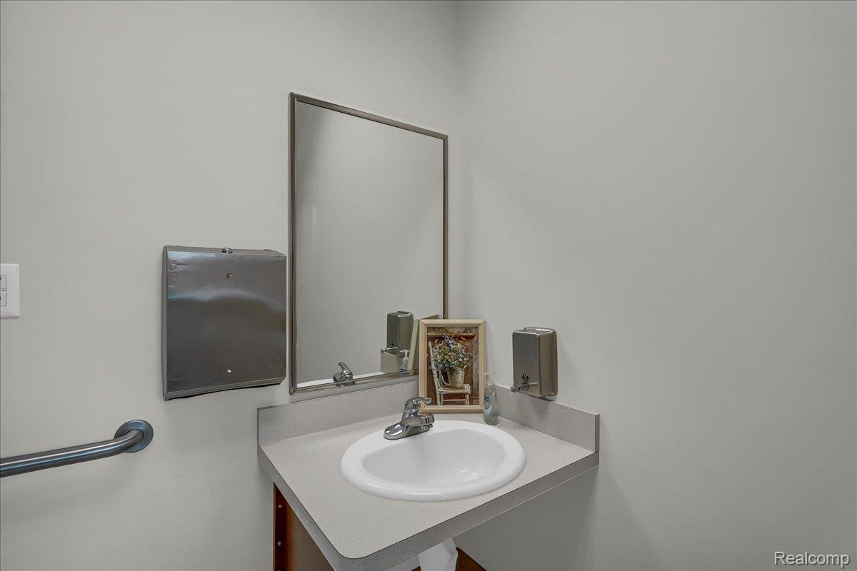 19323 Farmington Road