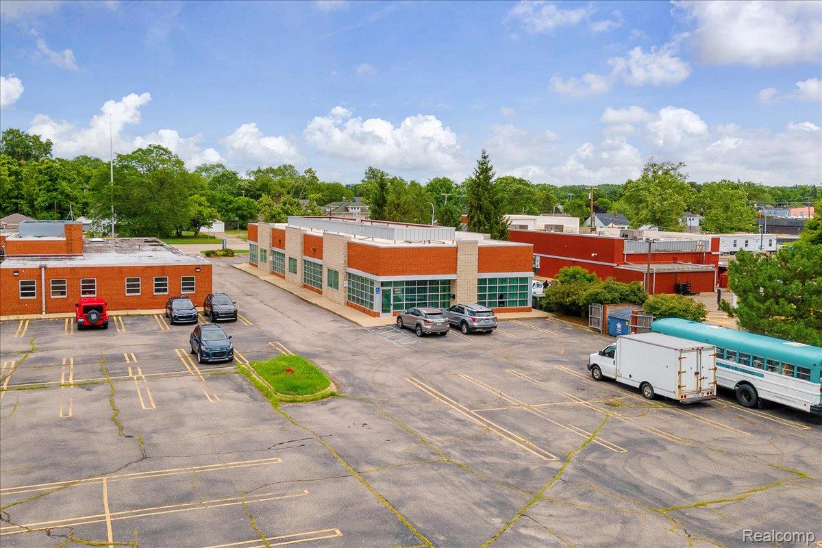 19323 Farmington Road