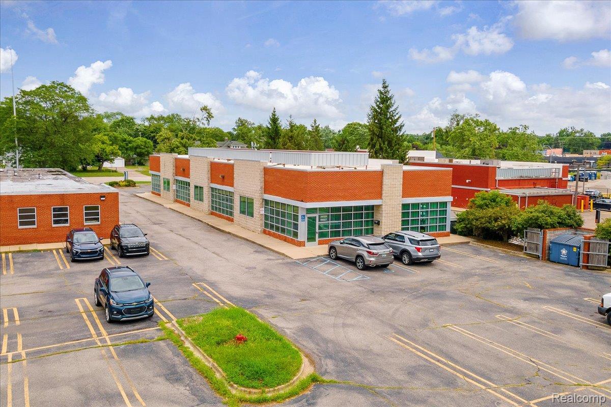 19323 Farmington Road