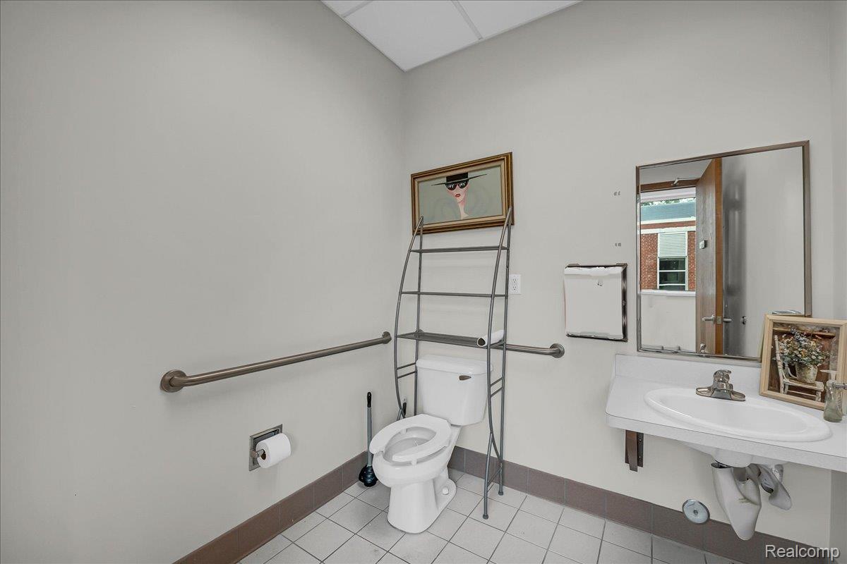 19323 Farmington Road