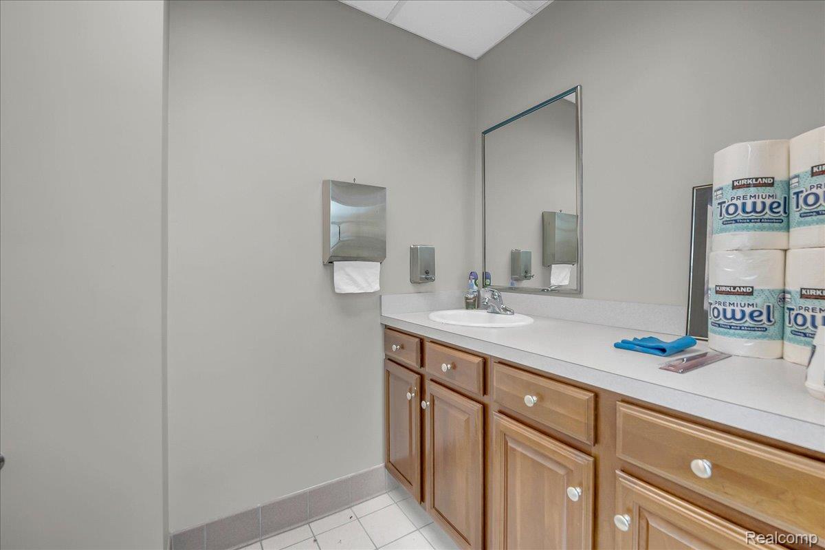 19323 Farmington Road