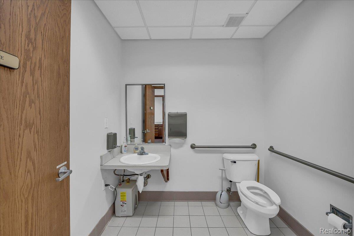 19323 Farmington Road