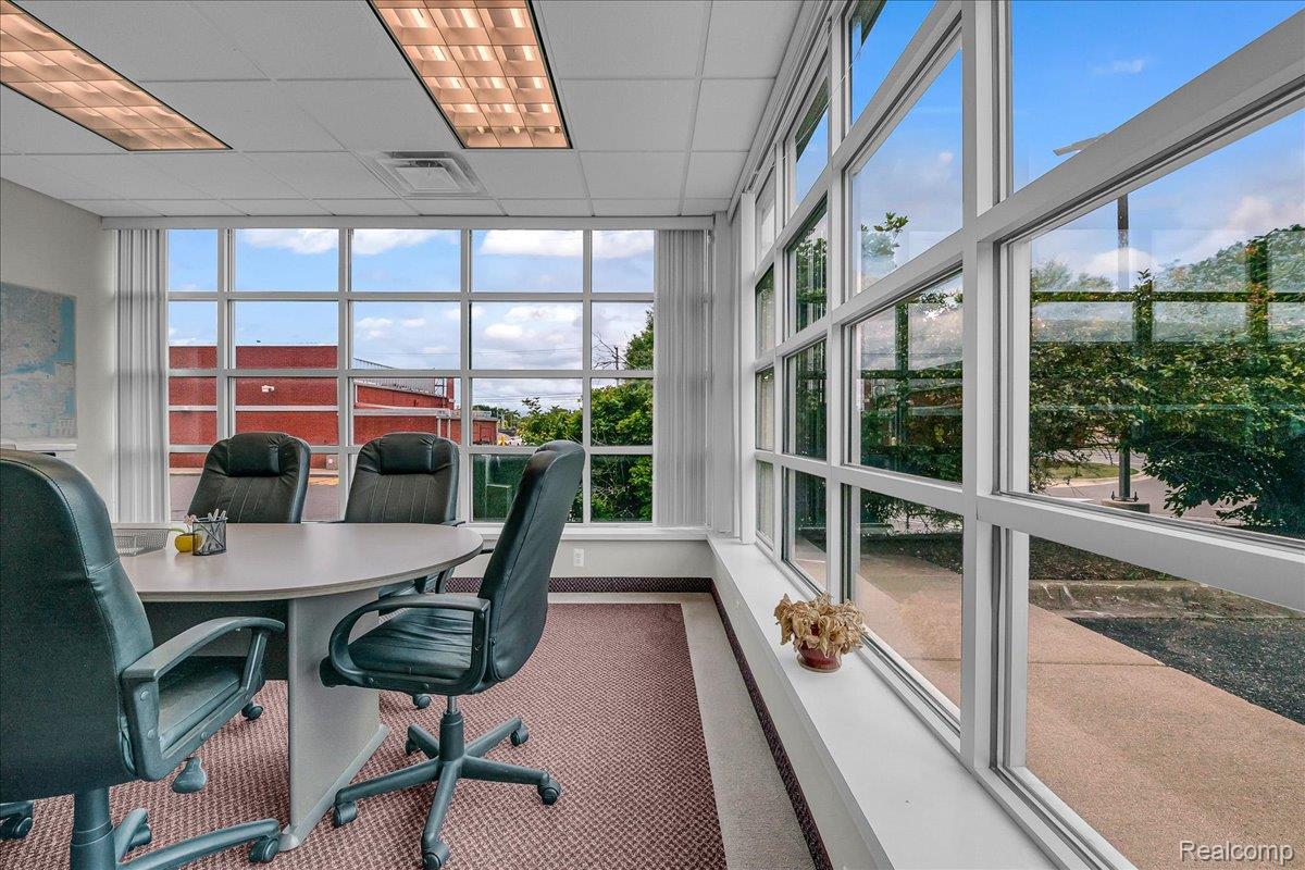 19323 Farmington Road