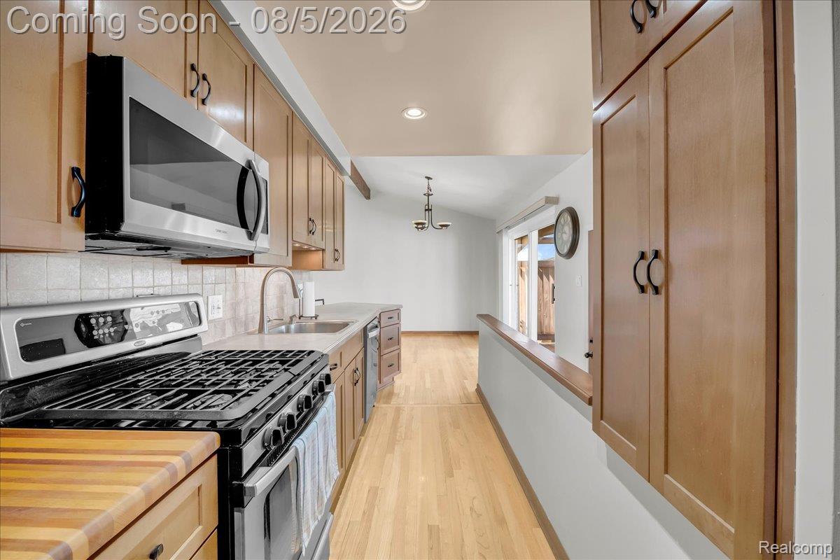 6101 Fairwood Drive