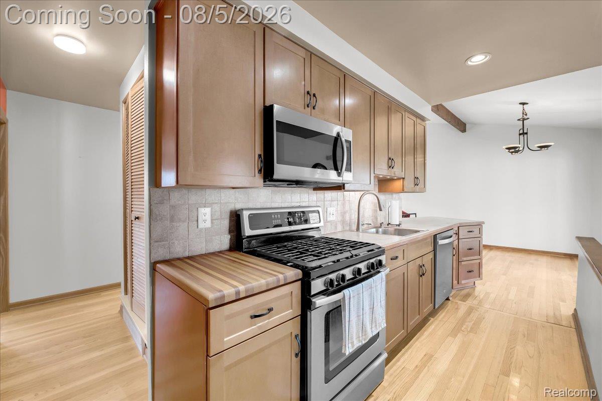 6101 Fairwood Drive