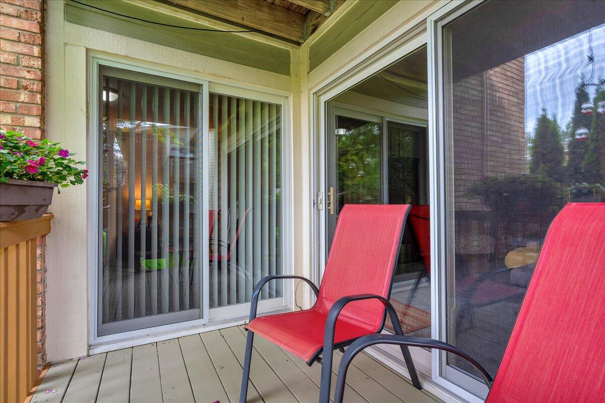 655 Randolph Street, 103